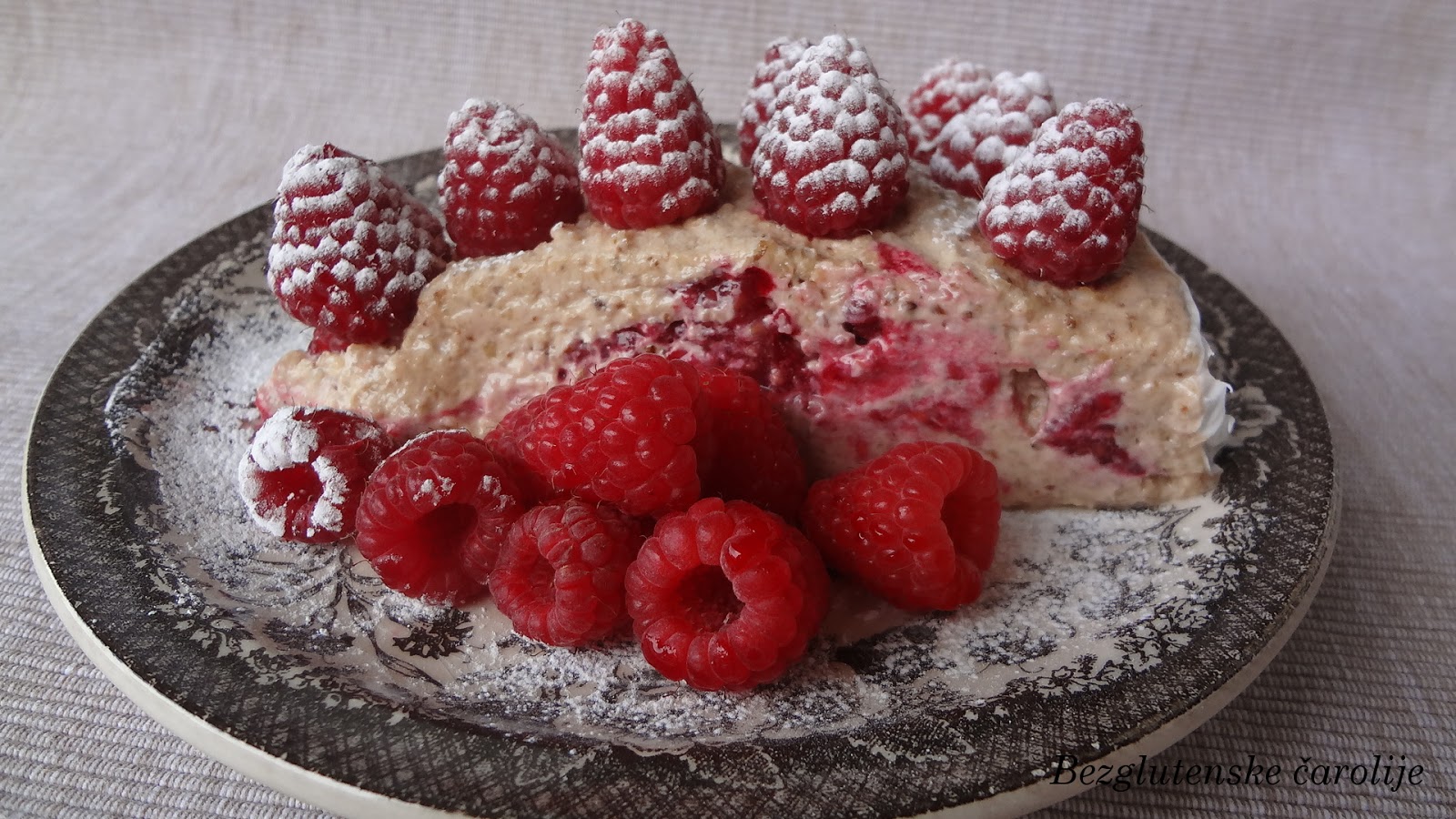 Torta od oraha i malina (bez glutena)